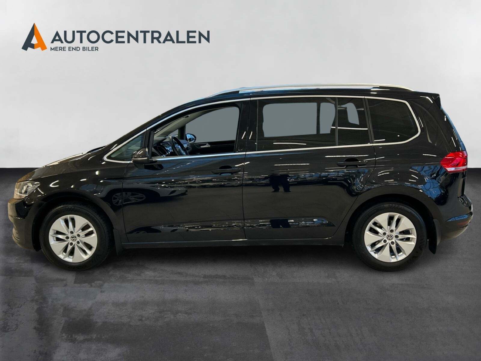 Sort VW Touran fra 2020