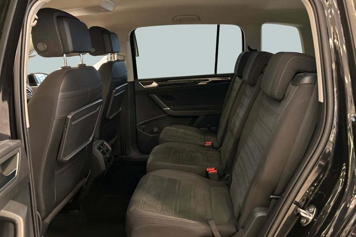 Sort VW Touran fra 2020