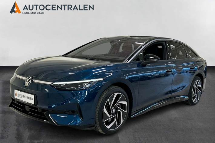 Blå VW ID.7 fra 2024 set udefra