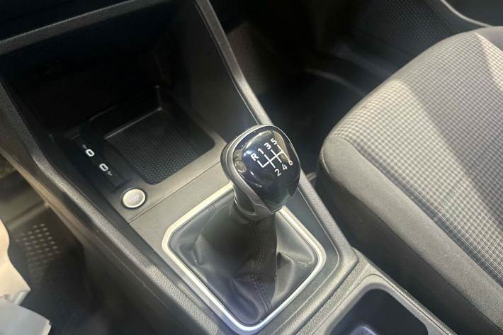 Hvid VW Caddy fra 2021