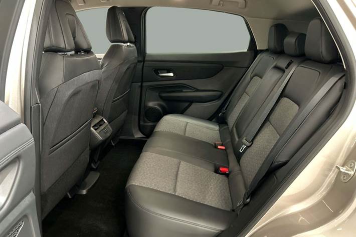 Beige Nissan Ariya fra 2022