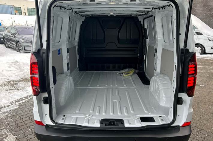 Hvid VW e-Transporter fra 2025