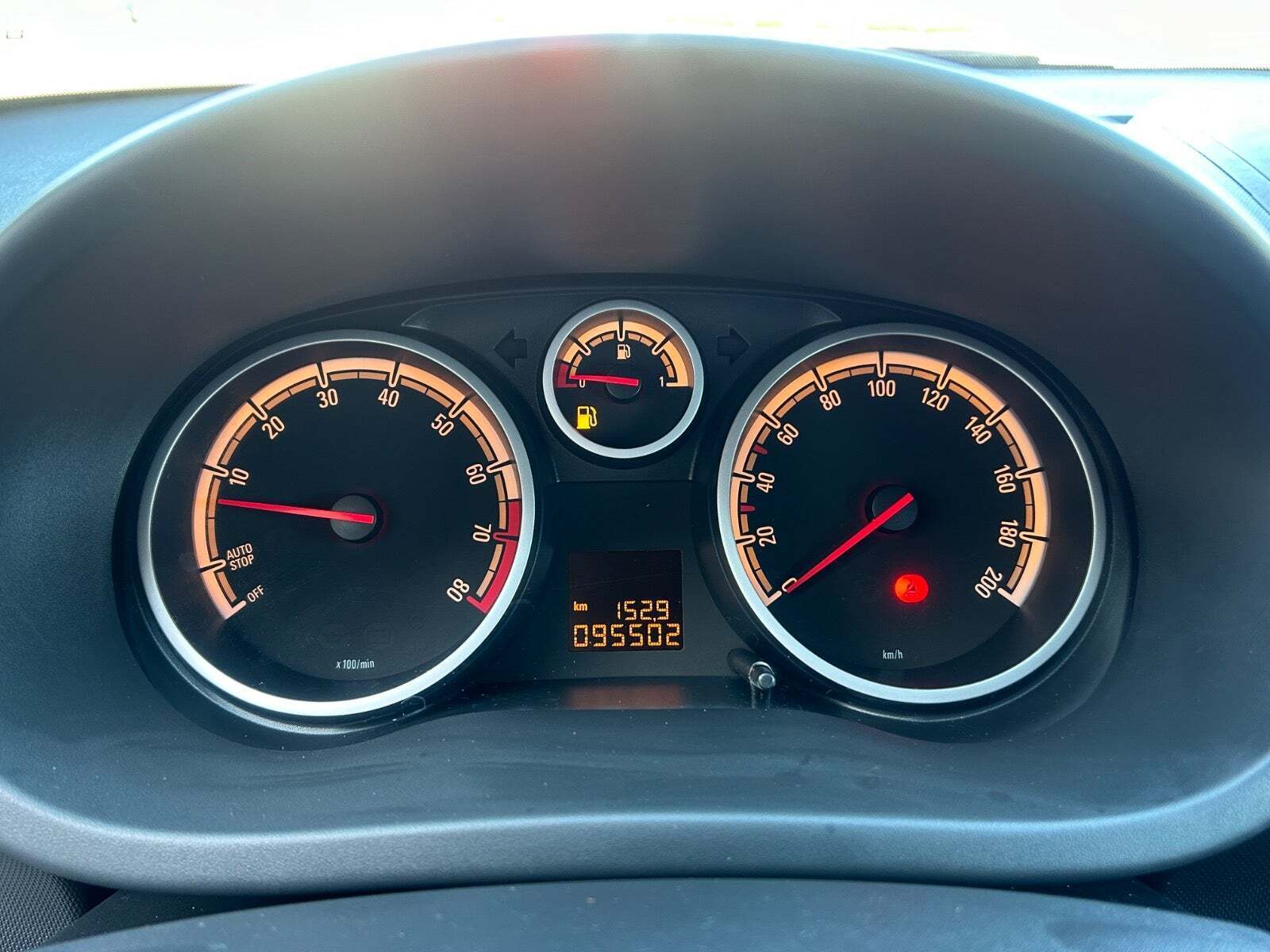 Sort Opel Corsa fra 2015