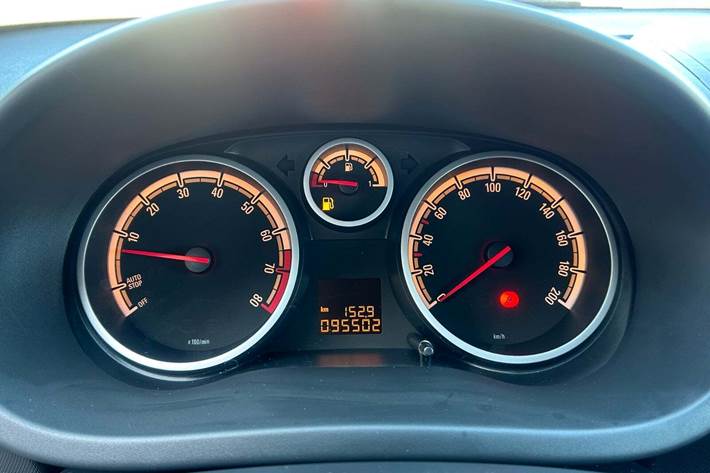 Sort Opel Corsa fra 2015