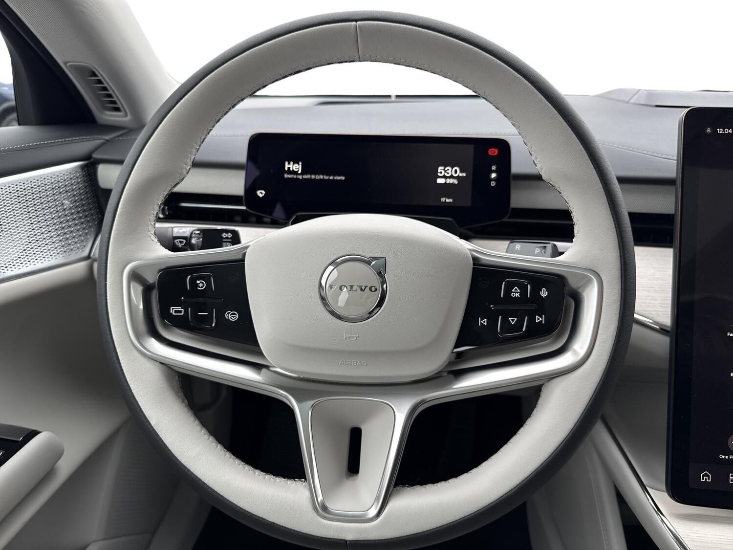 Sølv Volvo ES90 fra 2026