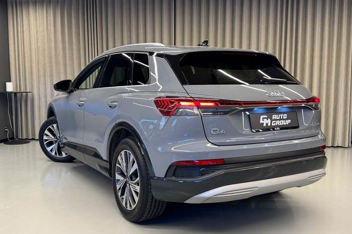 Grå Audi Q4 e-tron fra 2022