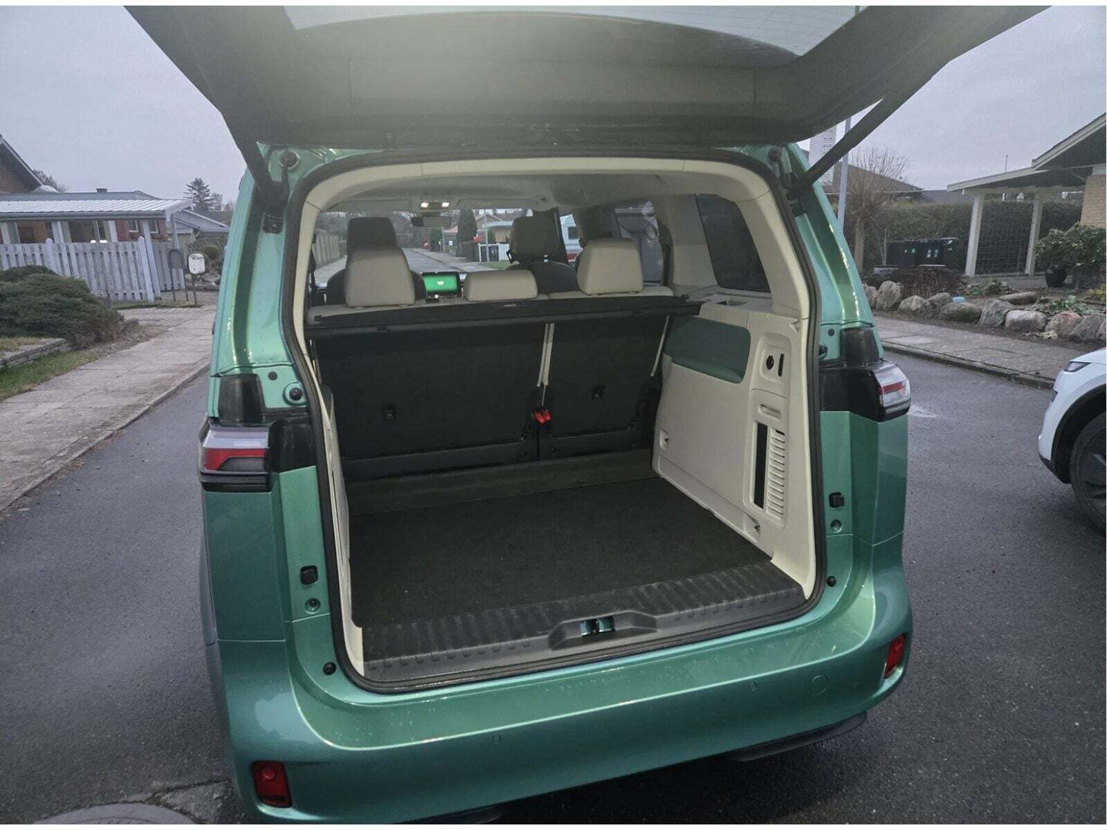 Grøn VW ID.Buzz fra 2023