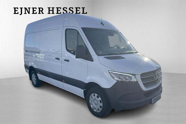Hvid Mercedes Sprinter 317 fra 2023
