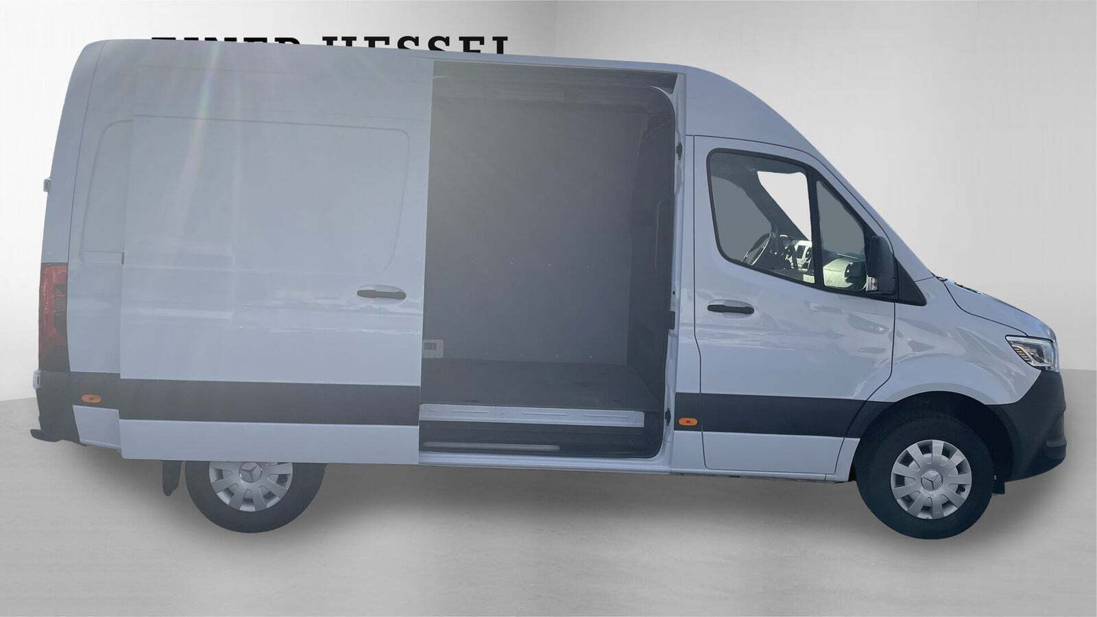 Hvid Mercedes Sprinter 317 fra 2023