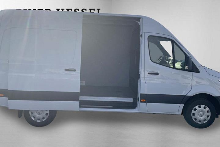 Hvid Mercedes Sprinter 317 fra 2023