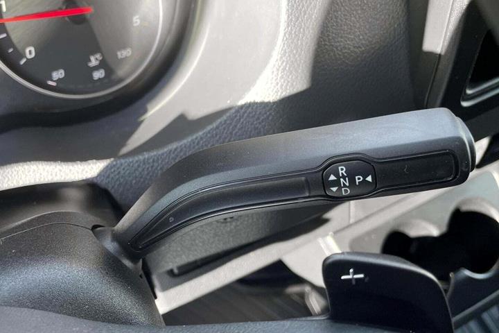 Hvid Mercedes Sprinter 317 fra 2023