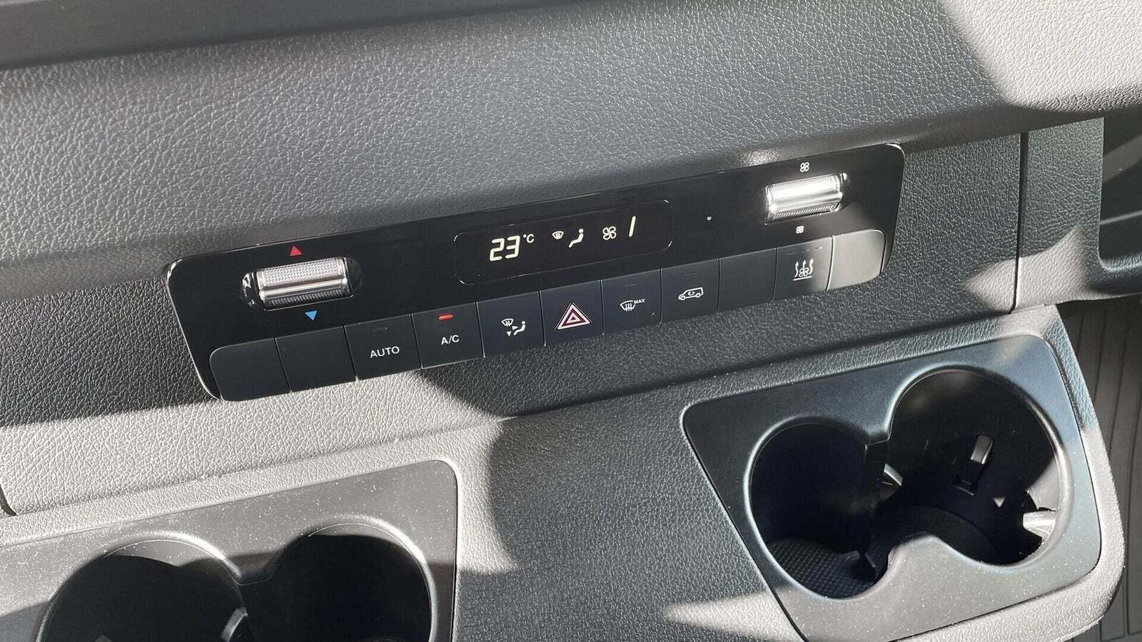 Hvid Mercedes Sprinter 317 fra 2023