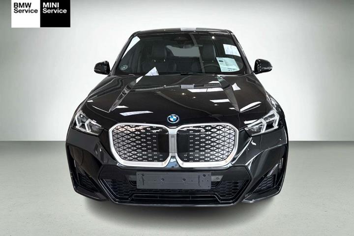 Sort BMW iX1 fra 2024