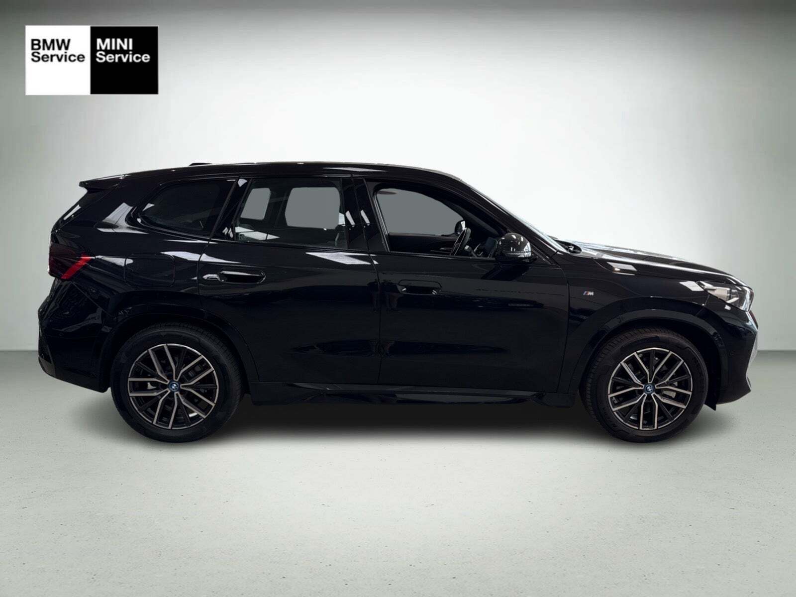 Sort BMW iX1 fra 2024