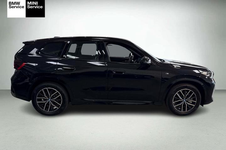 Sort BMW iX1 fra 2024