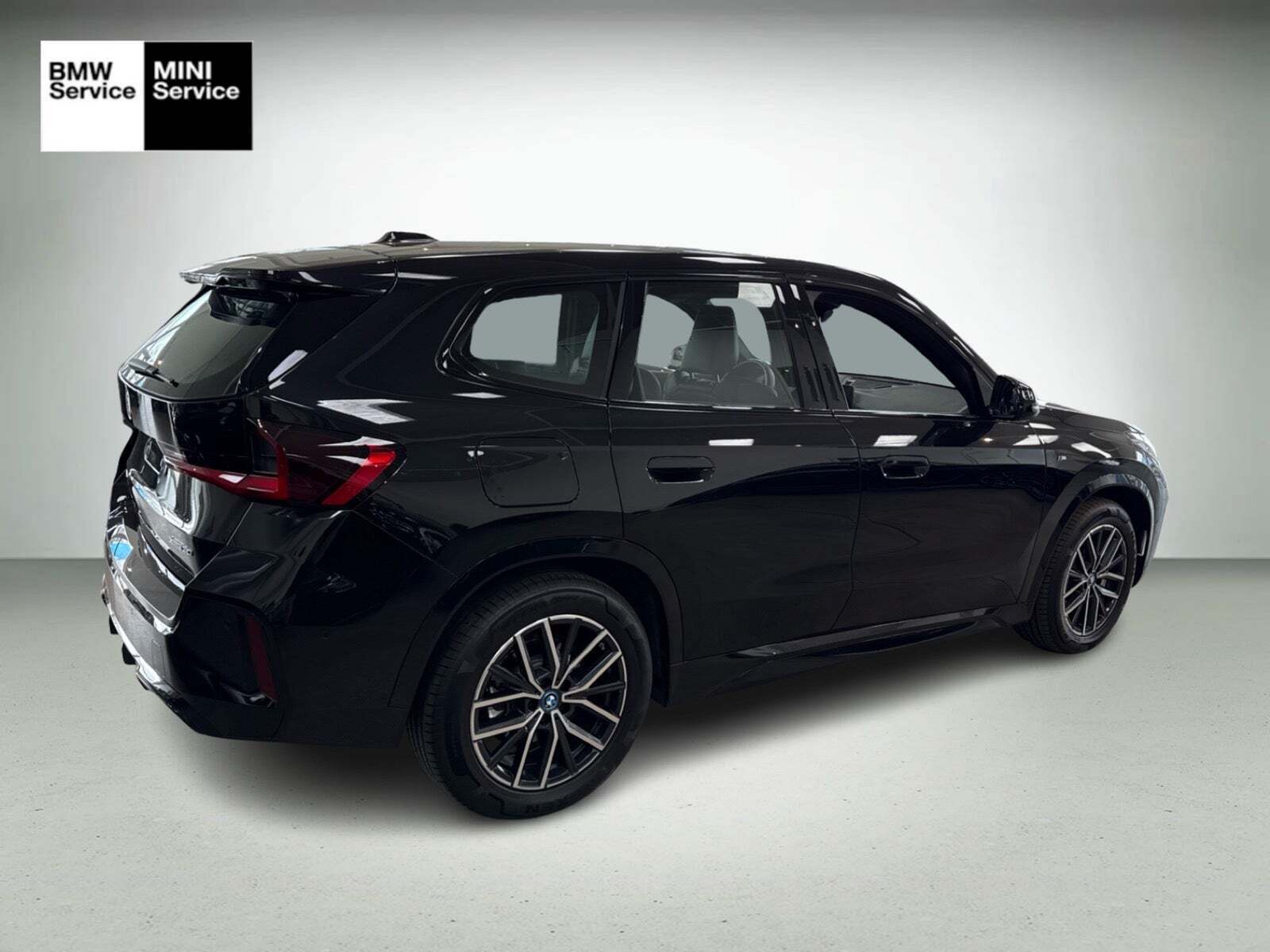 Sort BMW iX1 fra 2024
