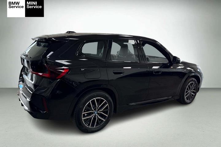 Sort BMW iX1 fra 2024