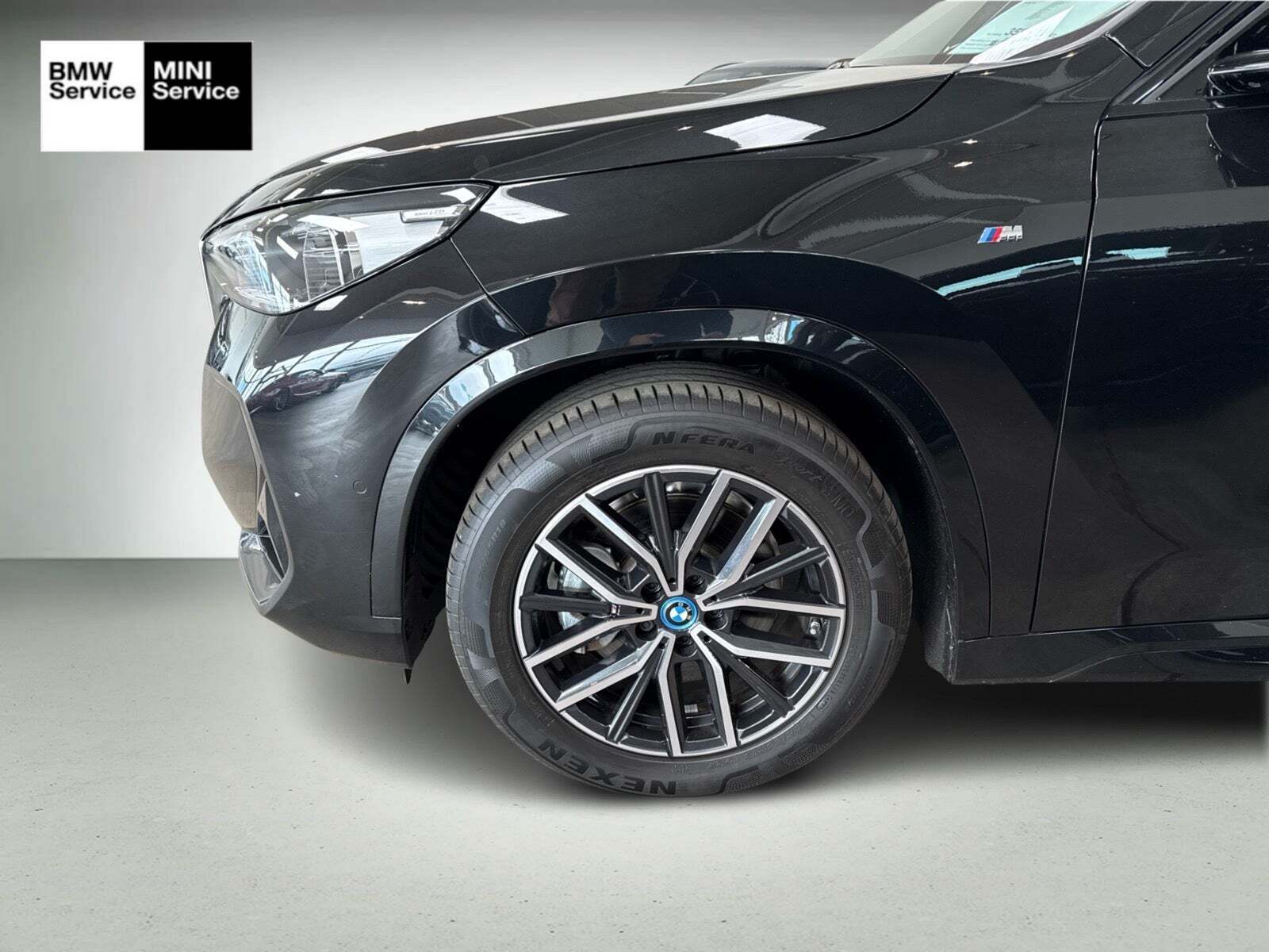 Sort BMW iX1 fra 2024