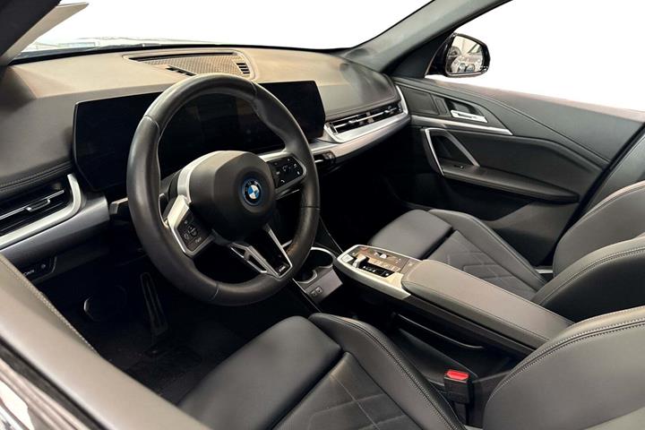 Sort BMW iX1 fra 2024