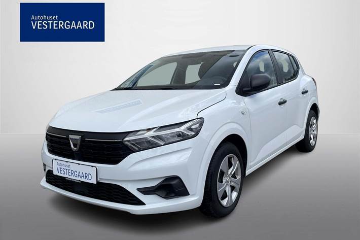 Hvid Dacia Sandero fra 2022 set udefra