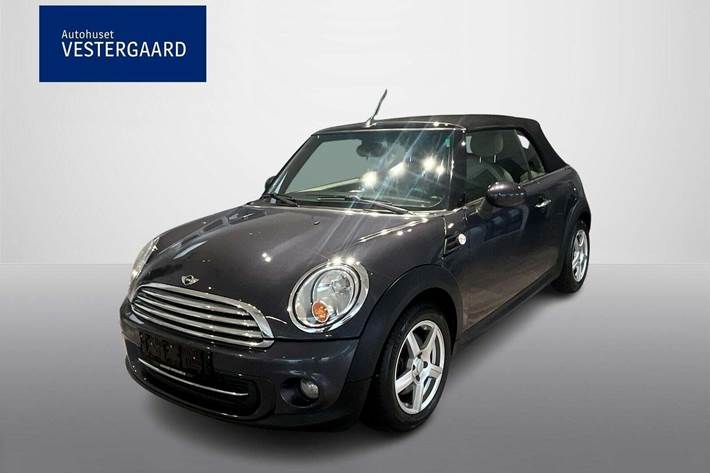 Beige Mini Cooper fra 2012 set udefra