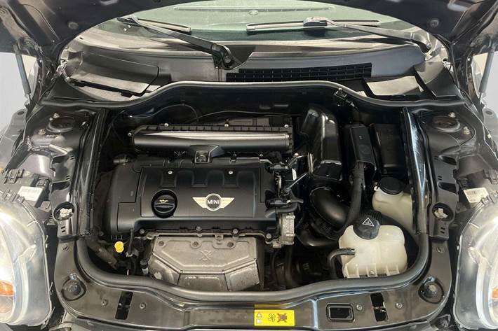 Beige Mini Cooper fra 2012