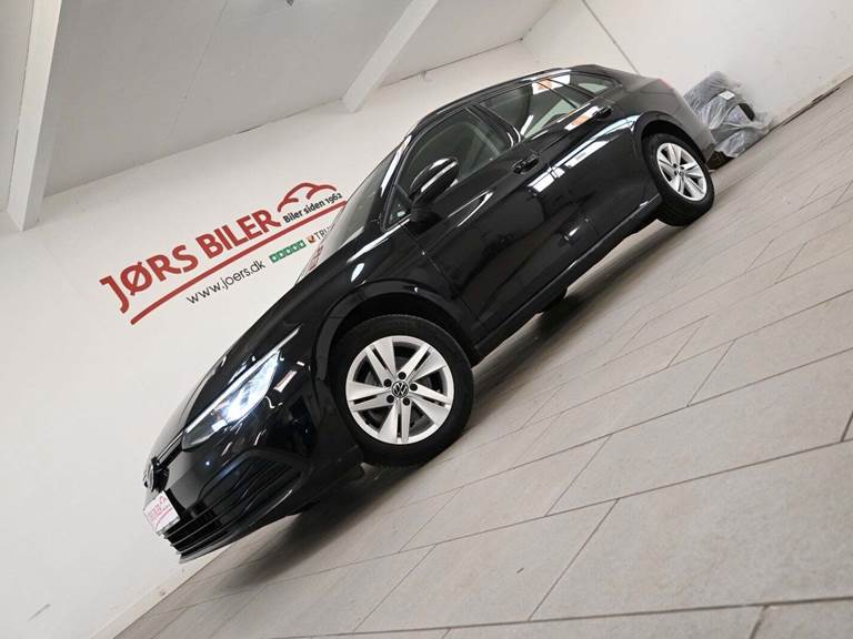 VW Golf VIII 1,5 eTSi 130 Life Variant DSG