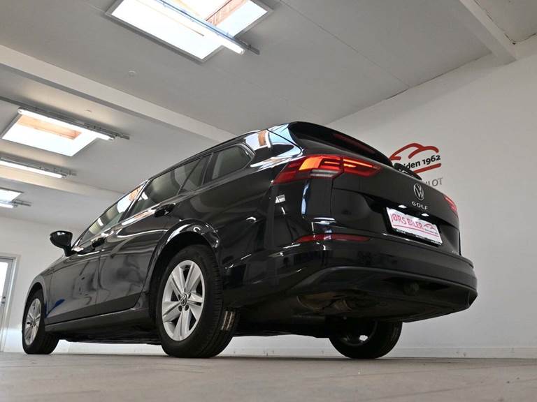 VW Golf VIII 1,5 eTSi 130 Life Variant DSG