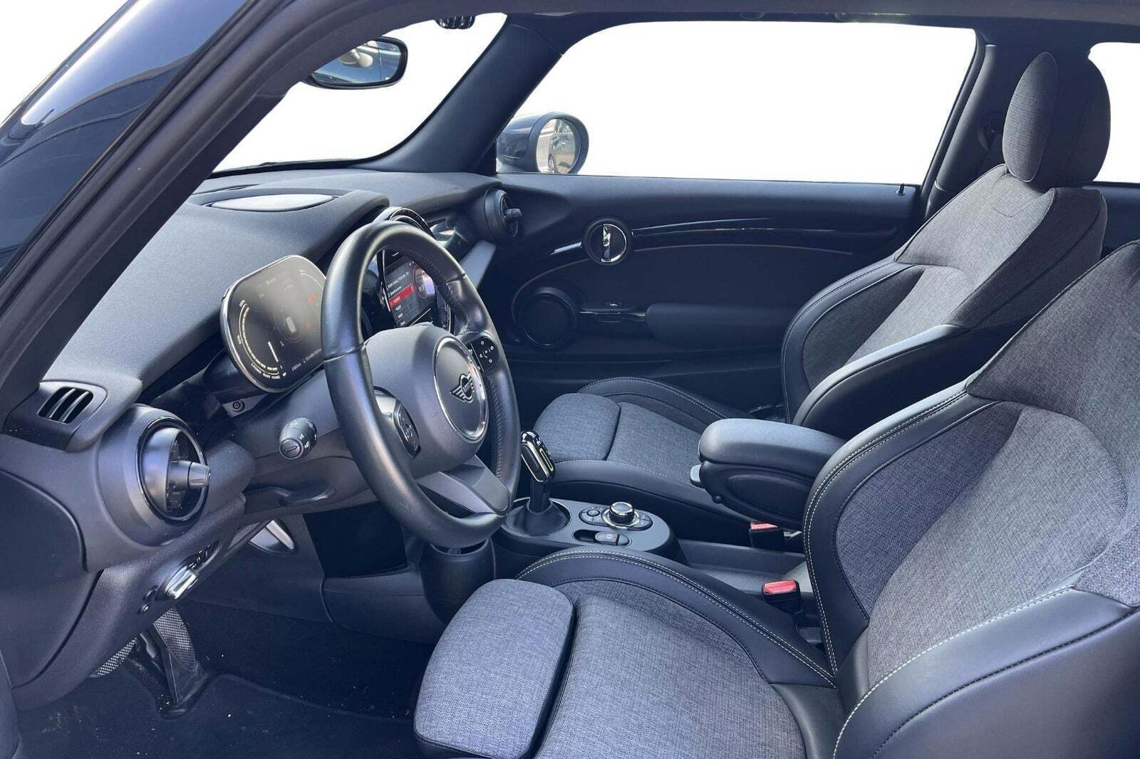 Mini Cooper SE Classic Trim