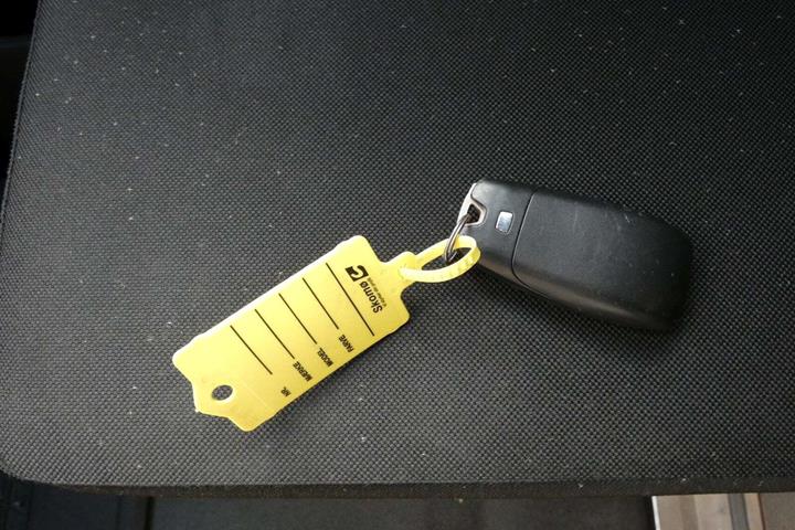 Gul Mercedes Sprinter 317 fra 2022