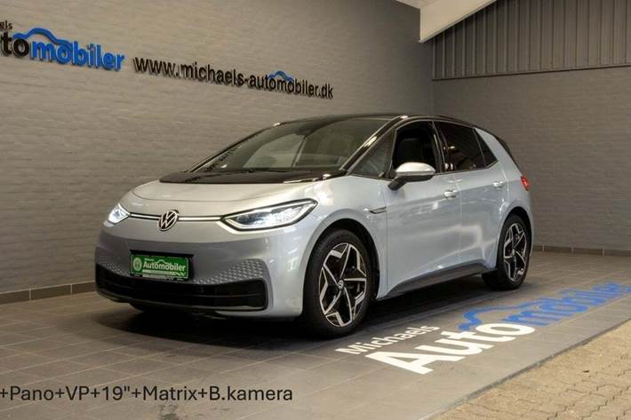 Sølv VW ID.3 fra 2021 set udefra