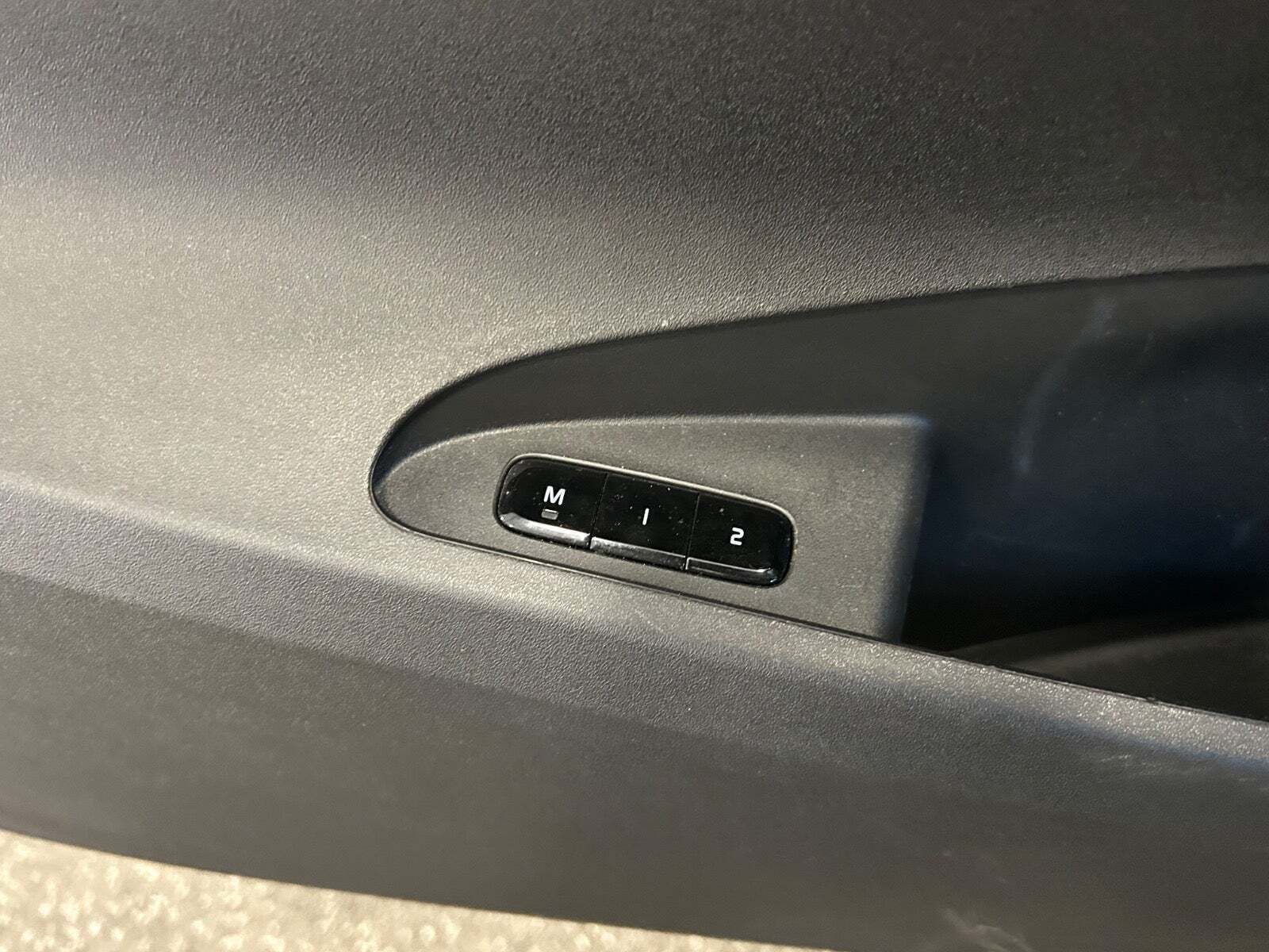 Grå Polestar 2 fra 2023