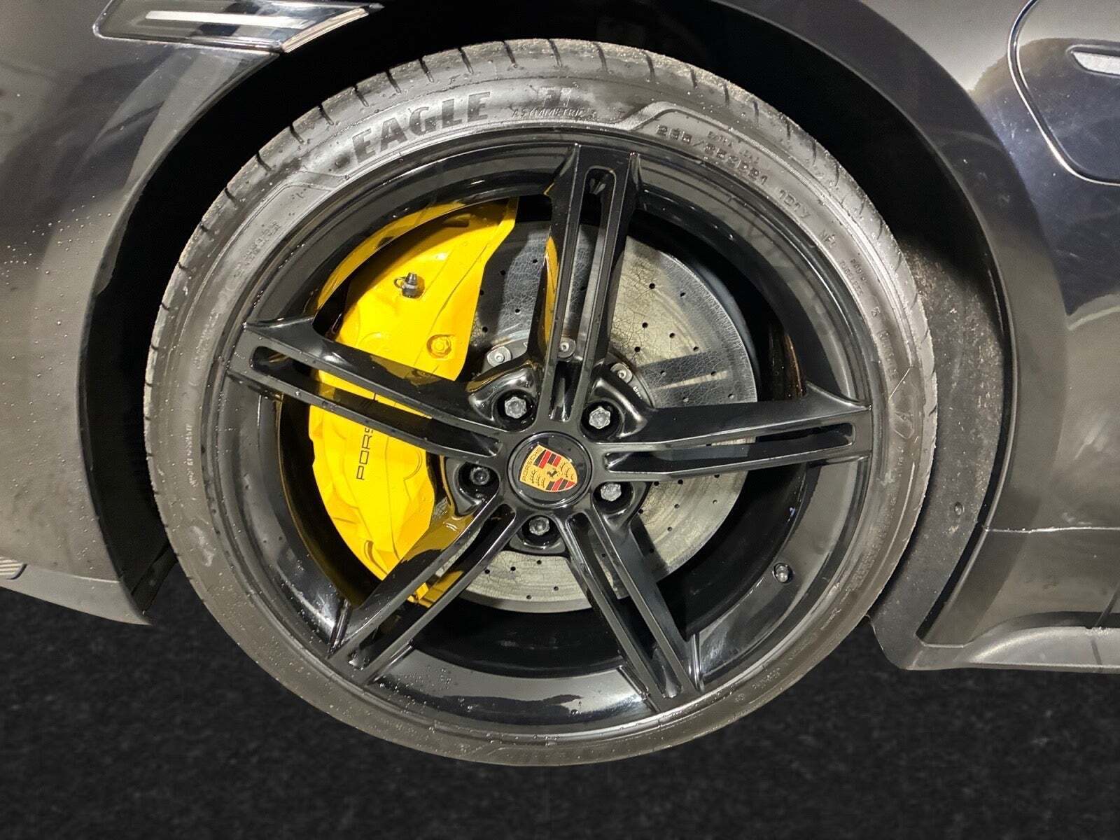 Sort Porsche Taycan Turbo S fra 2022