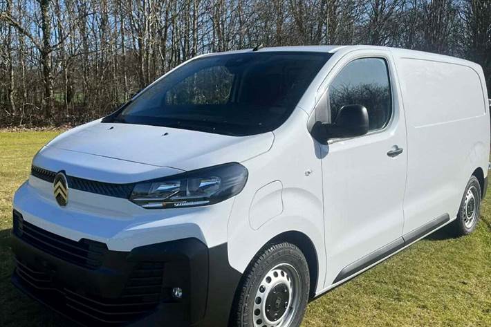 Hvid Citroën e-Jumpy fra 2025