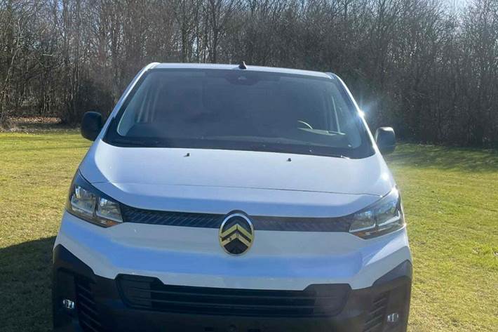 Hvid Citroën e-Jumpy fra 2025