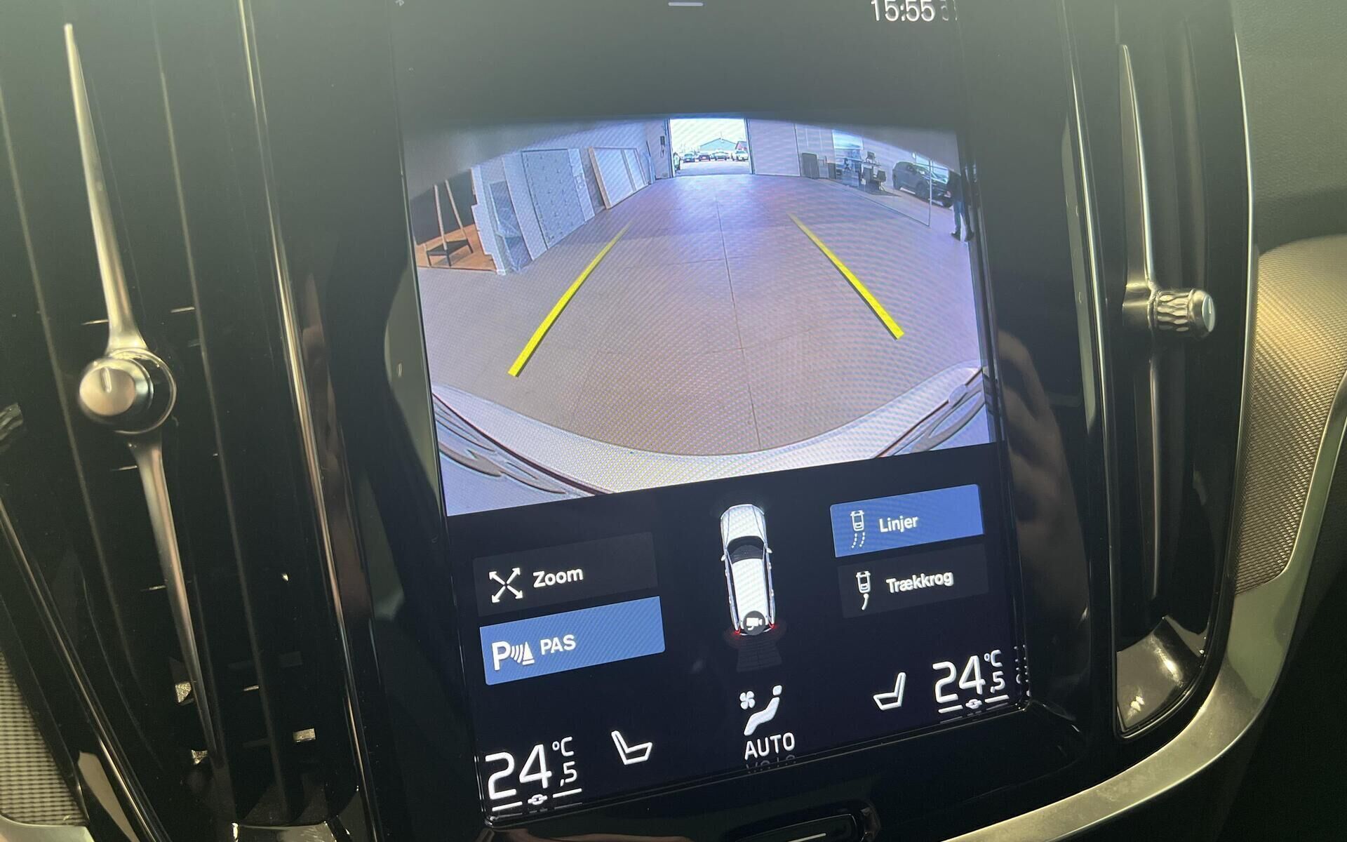 Hvid Volvo V60 fra 2021