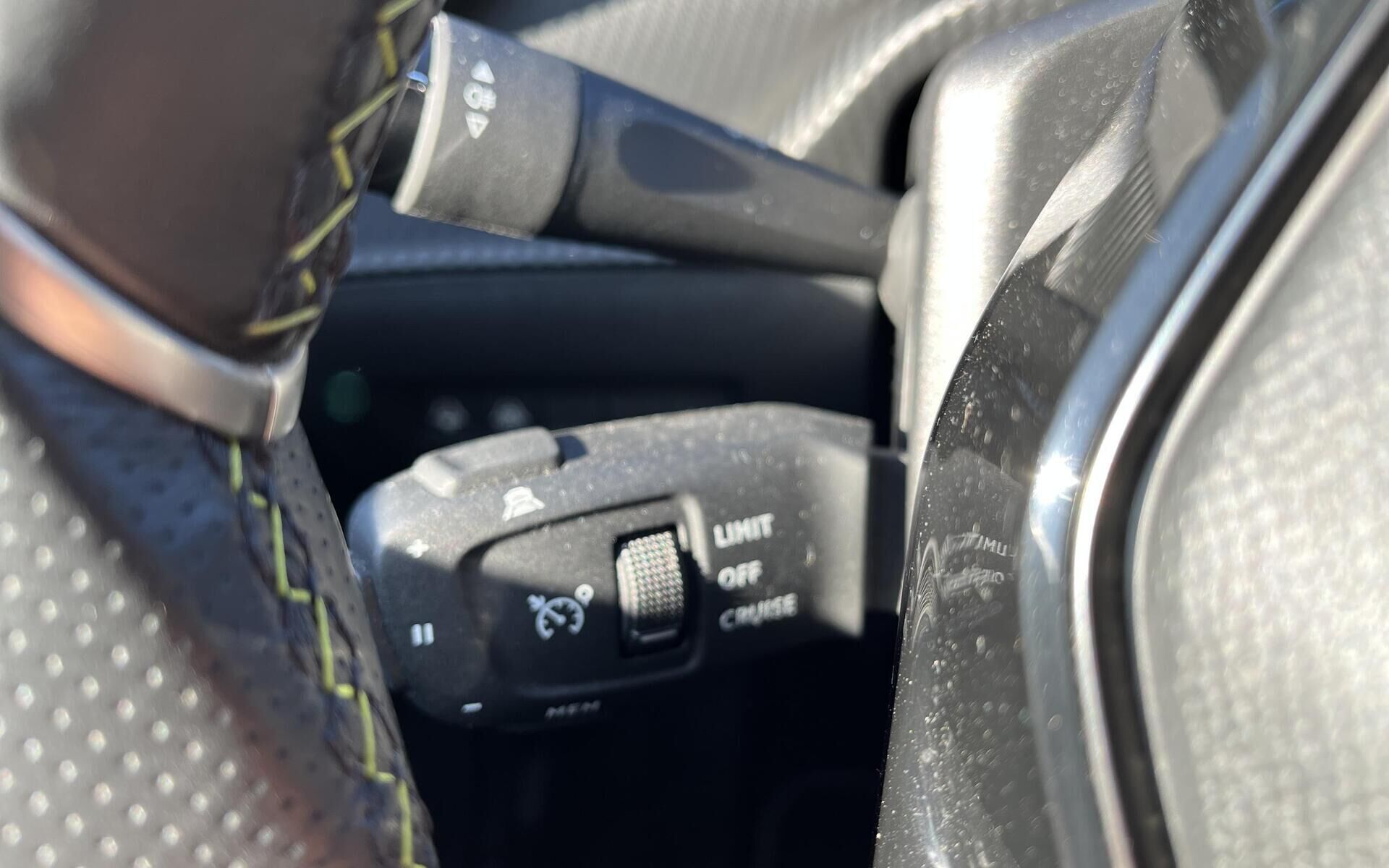 Hvid Peugeot e-208 fra 2020