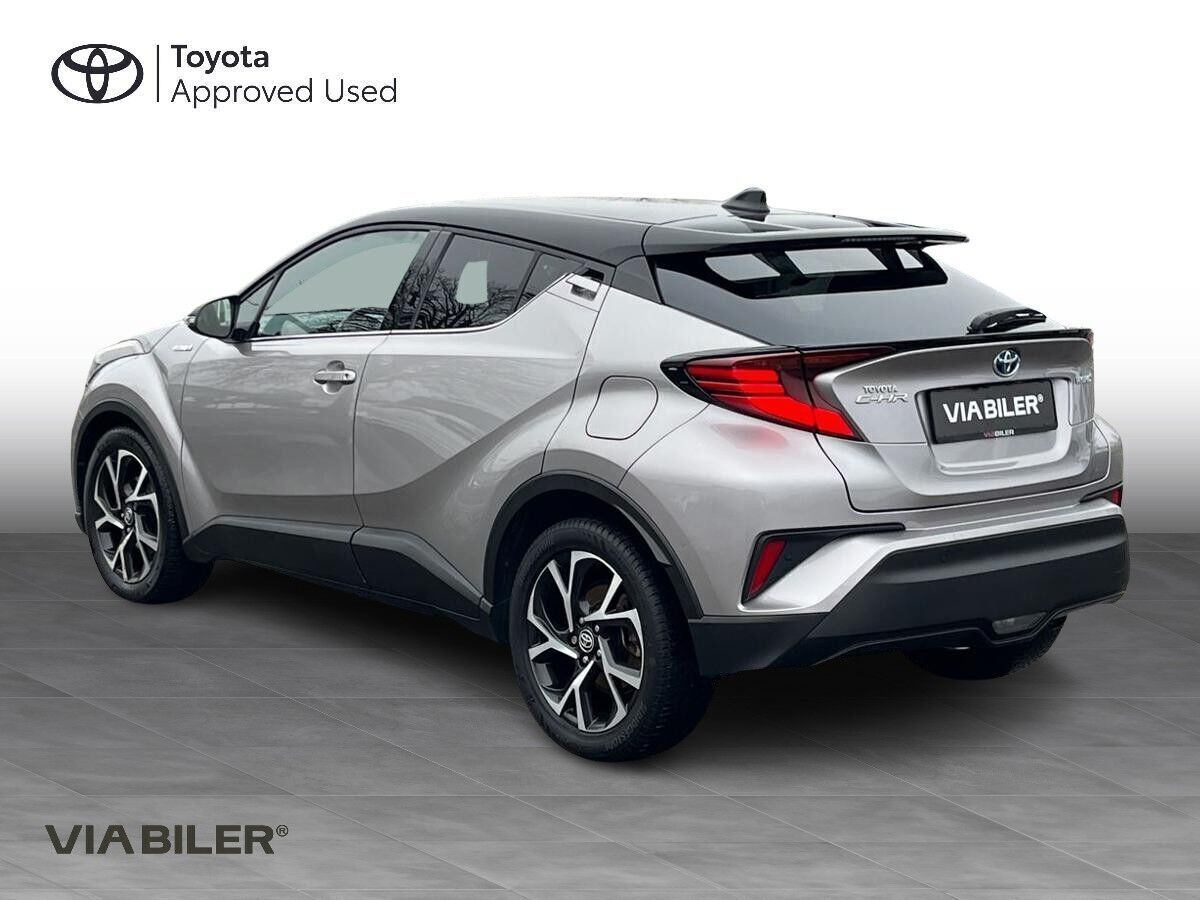 Toyota C-HR 1,8 Hybrid Premium Selected Bi-tone Multidrive S 122HK 5d Aut.
