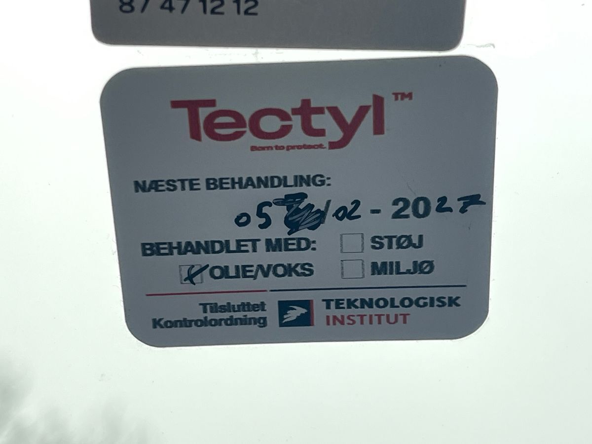 Sølv Toyota C-HR fra 2020