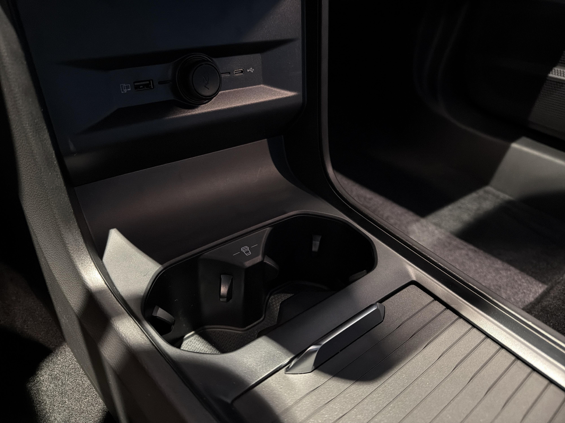 Grå MG MG4 Electric fra 2025