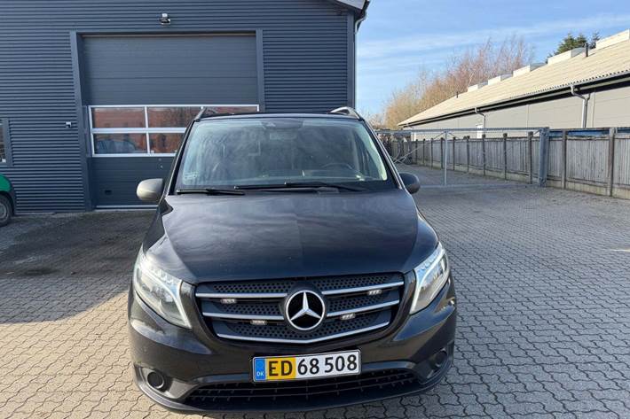 Sort Mercedes Vito 119 fra 2017