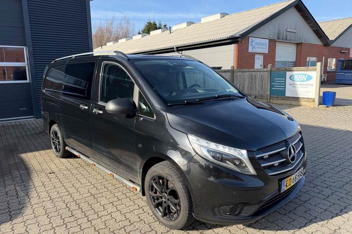 Sort Mercedes Vito 119 fra 2017