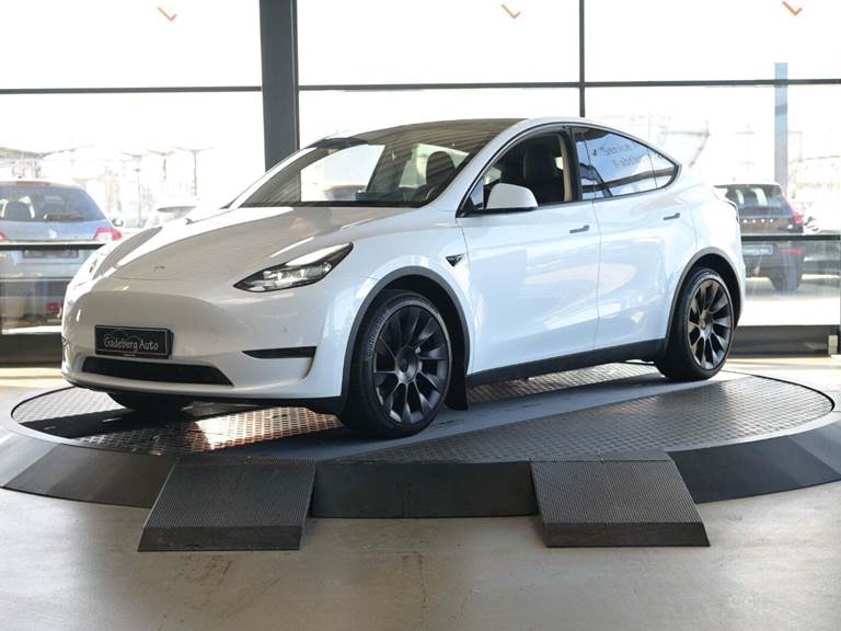 Tesla Model Y Long Range AWD