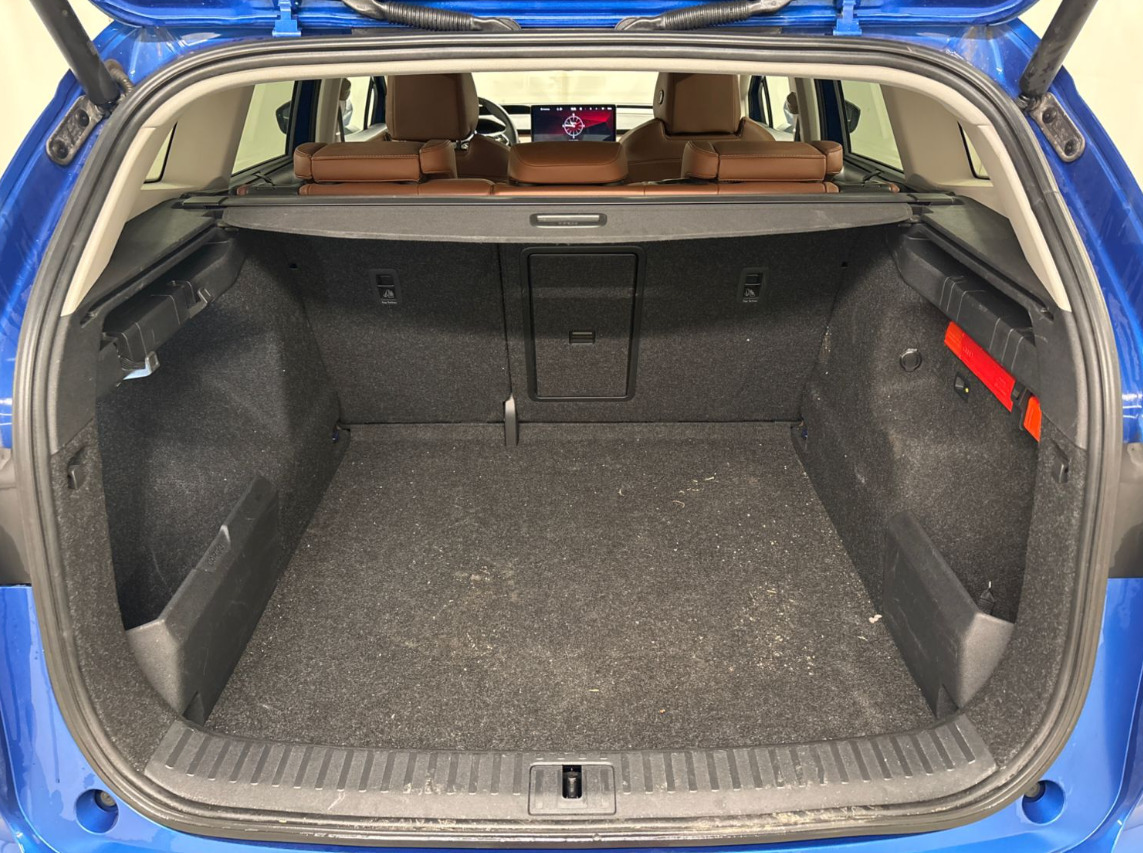 Blå Skoda Enyaq fra 2022