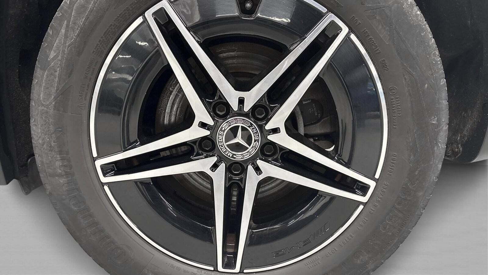 Grå Mercedes EQA250 fra 2021