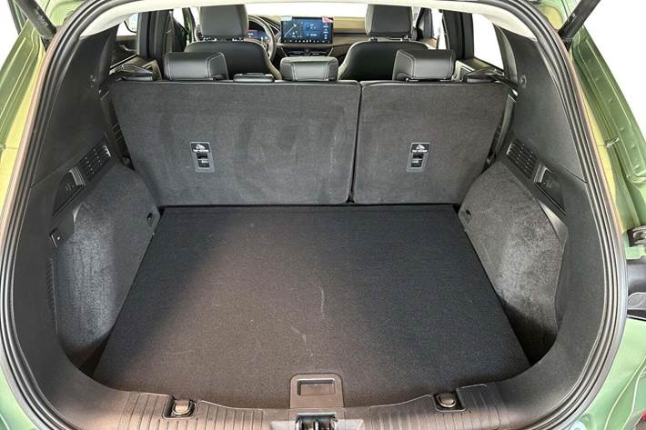 Grøn Ford Kuga fra 2024