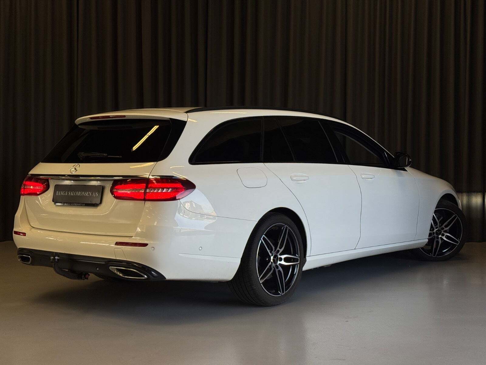 Hvid Mercedes E220 d fra 2016
