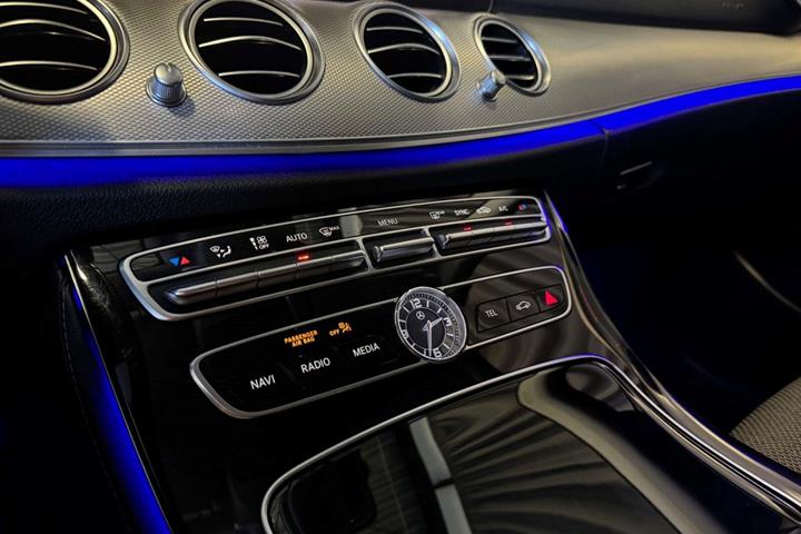 Hvid Mercedes E220 d fra 2016