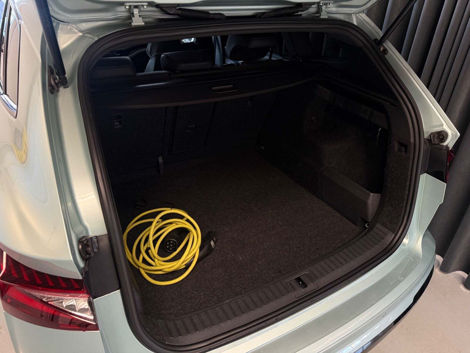 Turquoise Skoda Enyaq fra 2021