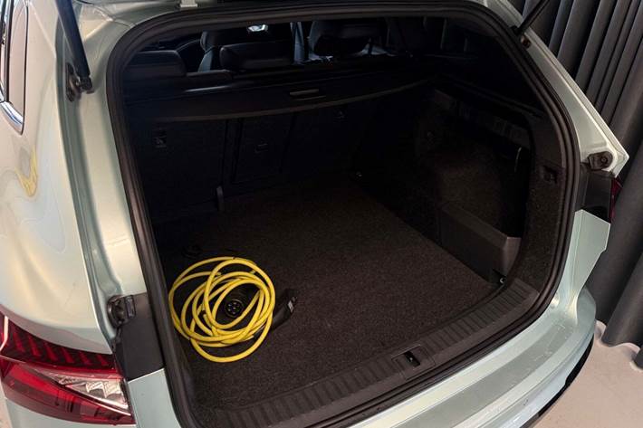 Turquoise Skoda Enyaq fra 2021